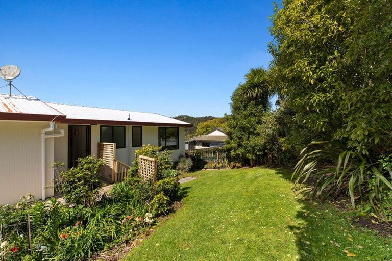Photo of property in 28 Kotinga Avenue, Glen Eden, Auckland, 0602