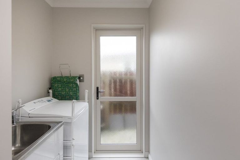 Photo of property in 6a Chelwood Street, Takaro, Palmerston North, 4412