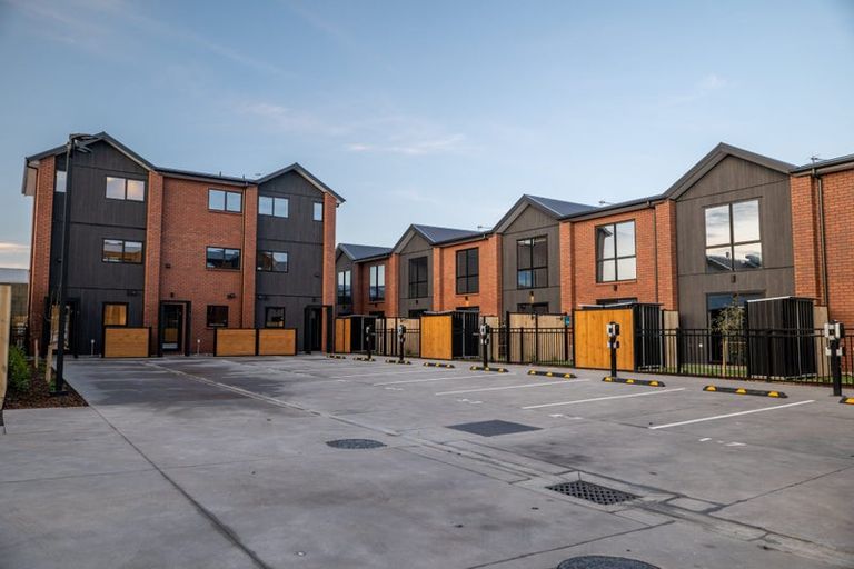 Photo of property in 8a/1 Taramea Place, Addington, Christchurch, 8024