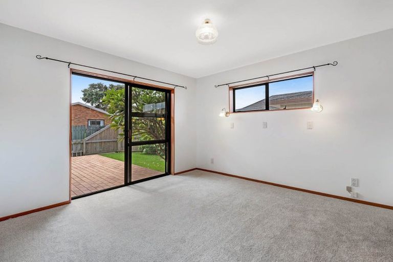 Photo of property in 1/131 Centreway Road, Orewa, 0931