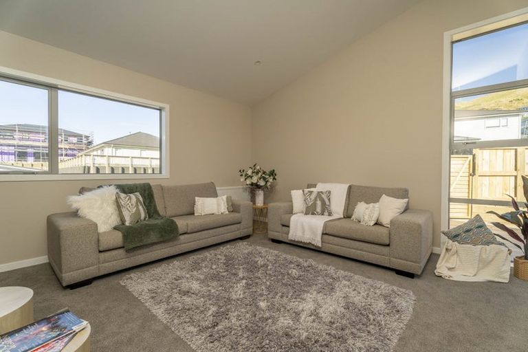 Photo of property in 165 Amesbury Drive, Churton Park, Wellington, 6037