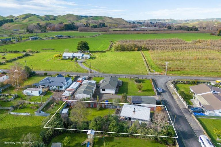 Photo of property in 70 Bibby Street, Waipawa, 4210