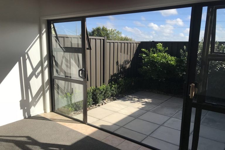 Photo of property in 327d Hobsonville Road, Hobsonville, Auckland, 0618