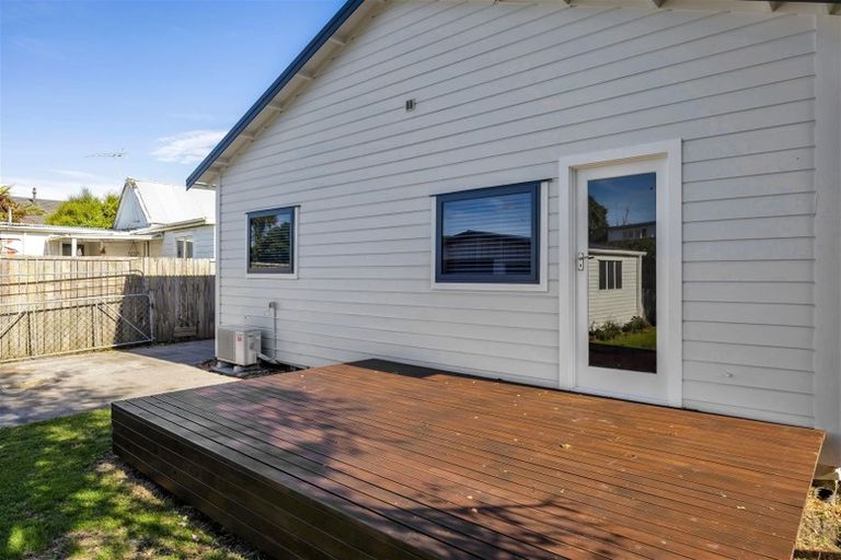 Photo of property in 186 South Road, Hawera, 4610