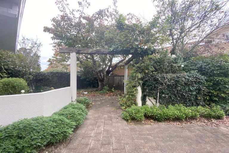 Photo of property in 5 Edgecumbe Way, Tauranga, 3110
