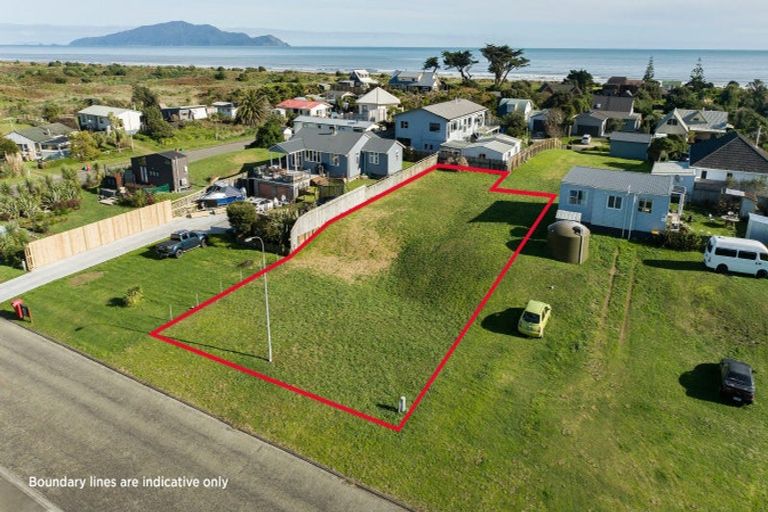 Photo of property in 65 Gawler Street, Te Horo Beach, Otaki, 5581