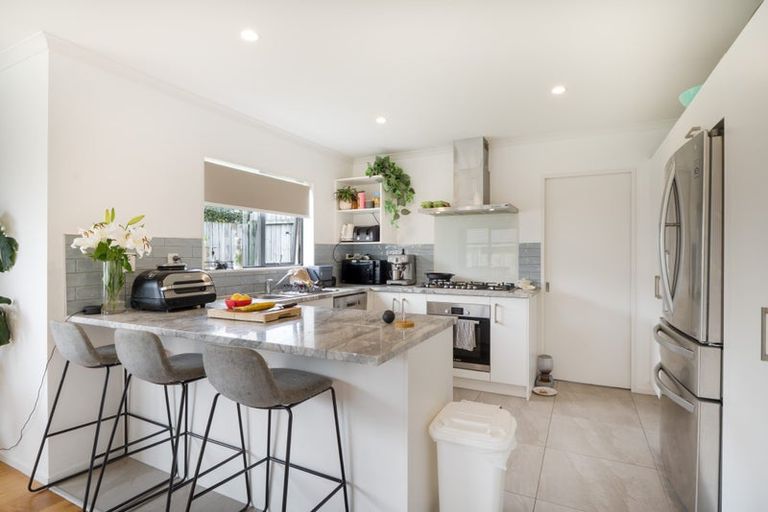 Photo of property in 77 Grenada Drive, Grenada Village, Wellington, 6037