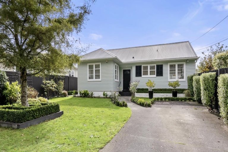 Photo of property in 1/215 Riverside Drive, Waterloo, Lower Hutt, 5011