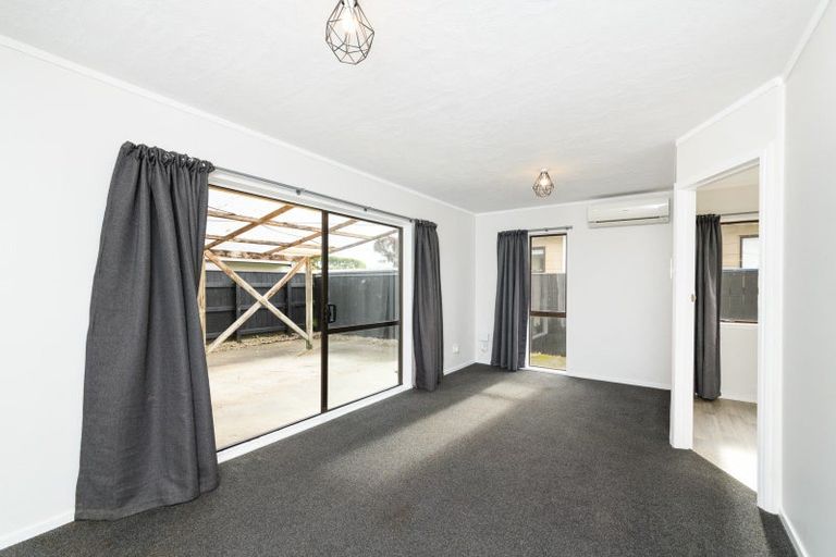 Photo of property in 27 Mcleavey Drive, Kelvin Grove, Palmerston North, 4414