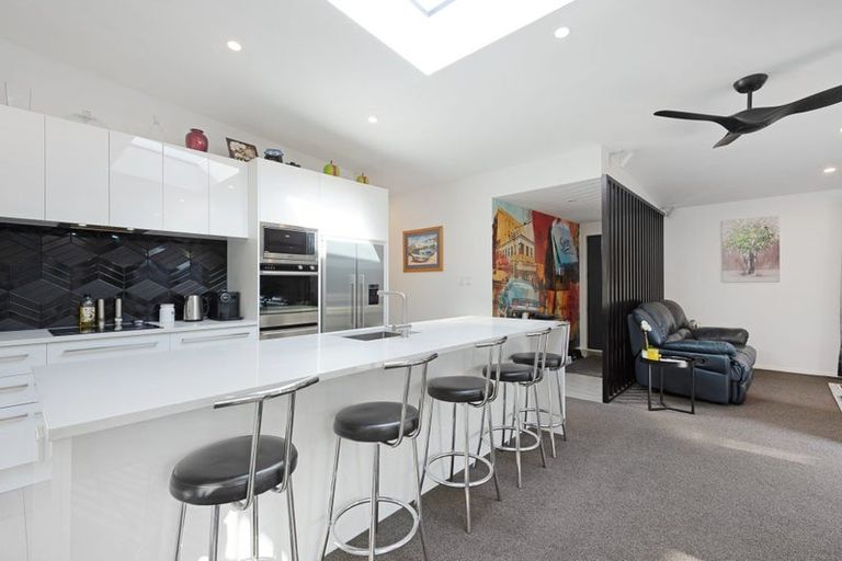 Photo of property in 340 Ohiro Road, Brooklyn, Wellington, 6021