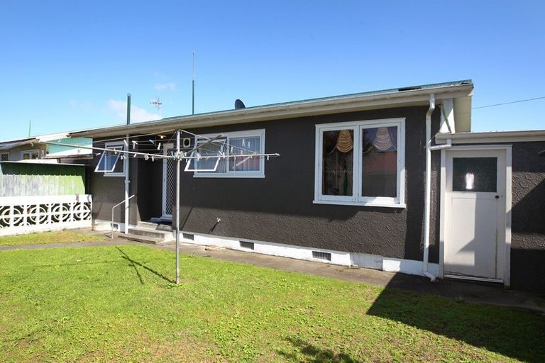Photo of property in 806 Avenue Road East, Parkvale, Hastings, 4122