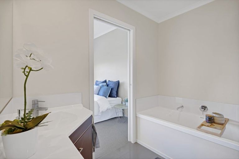 Photo of property in The Strand, 4/16 Ronald Street, Strandon, New Plymouth, 4312