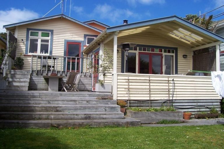 Photo of property in 73 Harbour View Road, Northland, Wellington, 6012