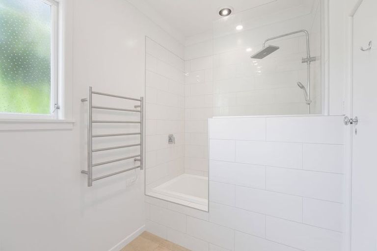 Photo of property in 154 Vivian Street, New Plymouth, 4310
