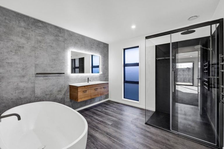 Photo of property in 21 Midsummer Avenue, Stratford, 4332