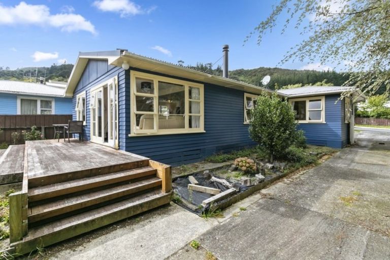 Photo of property in 14 Parenga Street, Wainuiomata, Lower Hutt, 5014