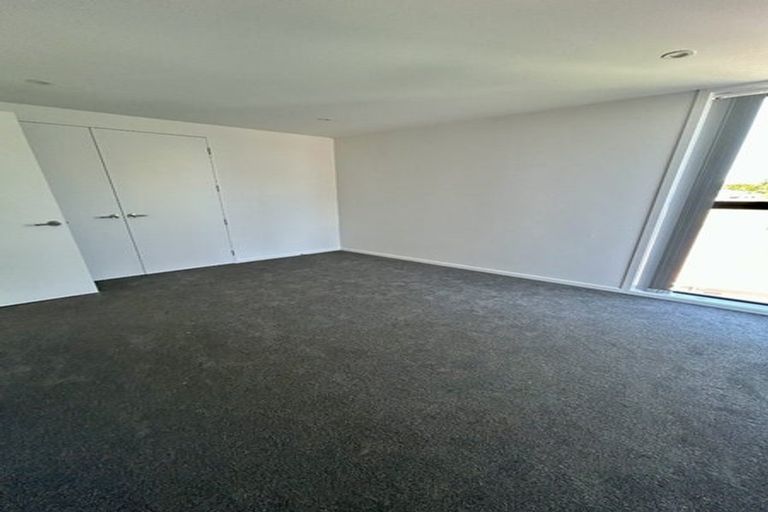 Photo of property in 15 Tiraumea Drive, Pakuranga, Auckland, 2010