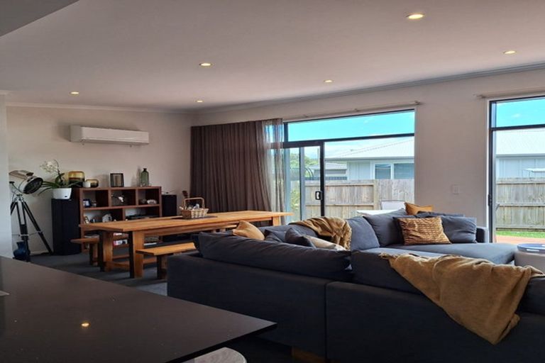 Photo of property in 18 Dee Street, Otane, 4202