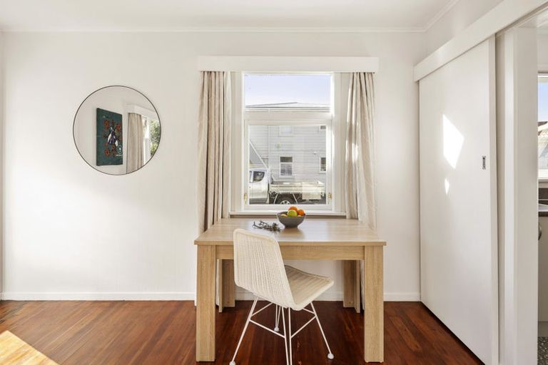 Photo of property in 139u7 Queens Drive, Lyall Bay, Wellington, 6022