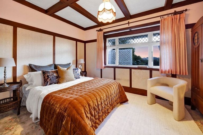 Photo of property in 4 Kitchener Terrace, Moturoa, New Plymouth, 4310