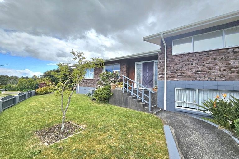 Photo of property in 5 Cargill Place, Frankleigh Park, New Plymouth, 4310