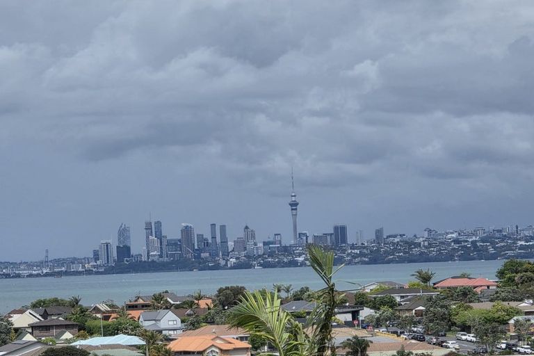 Photo of property in 12 Westergrove Place, West Harbour, Auckland, 0618