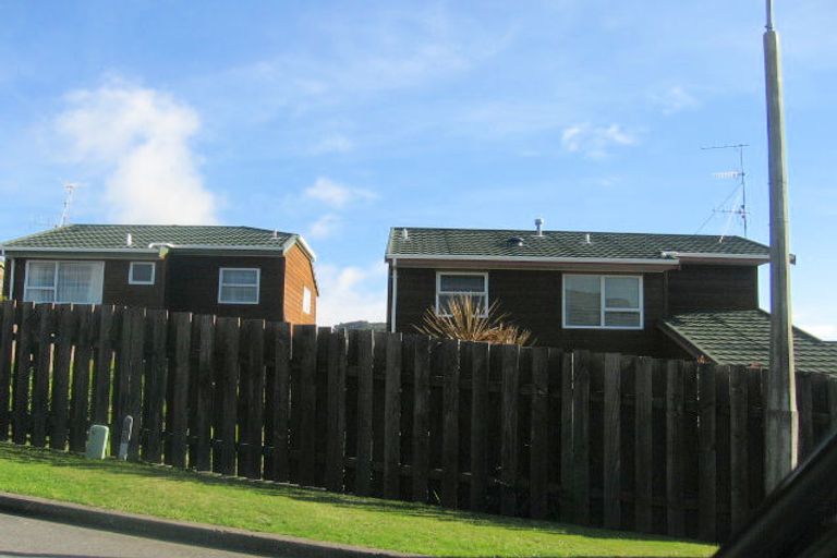 Photo of property in 6/2 The Top Gallant, Whitby, Porirua, 5024