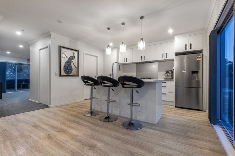 Photo of property in 34 Bluff Road, Kenepuru, Porirua, 5022