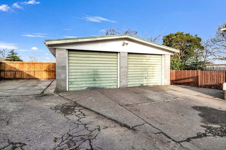 Photo of property in 17 Masham Road, Broomfield, Christchurch, 8042