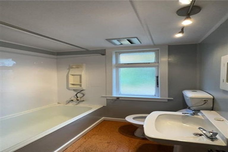 Photo of property in 77 Wallace Street, Grasmere, Invercargill, 9810