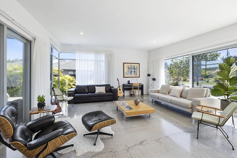 Photo of property in 75 Links Drive, Waiwhakaiho, New Plymouth, 4312