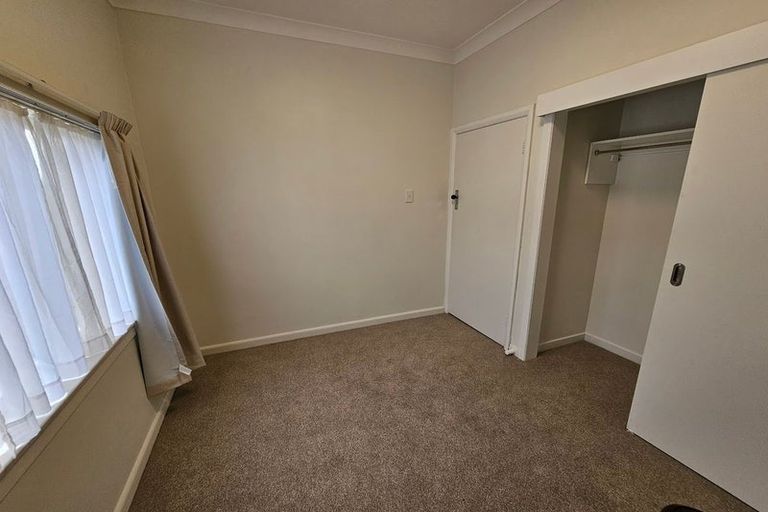 Photo of property in 30 Oxford Street, Fairfield, Hamilton, 3214