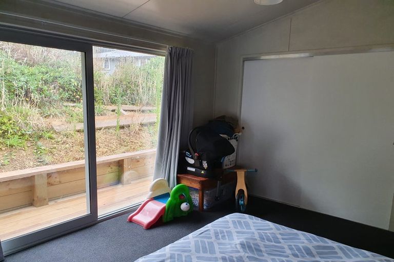 Photo of property in 10a York Place, Cannons Creek, Porirua, 5024