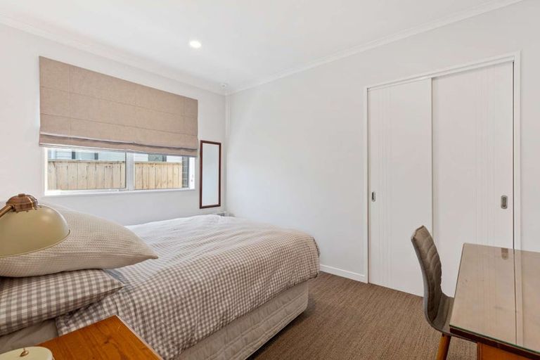 Photo of property in 9 River Road, Te Atatu Peninsula, Auckland, 0610