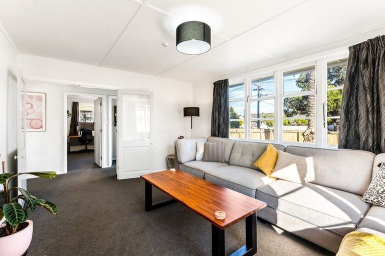 Photo of property in 328 Oxford Terrace, Avalon, Lower Hutt, 5011