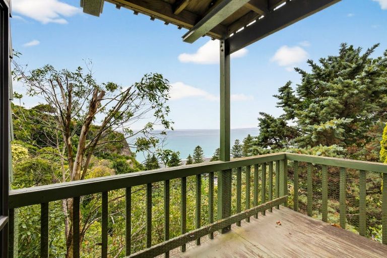 Photo of property in 128 Priestley Terrace, Bluff Hill, Napier, 4110