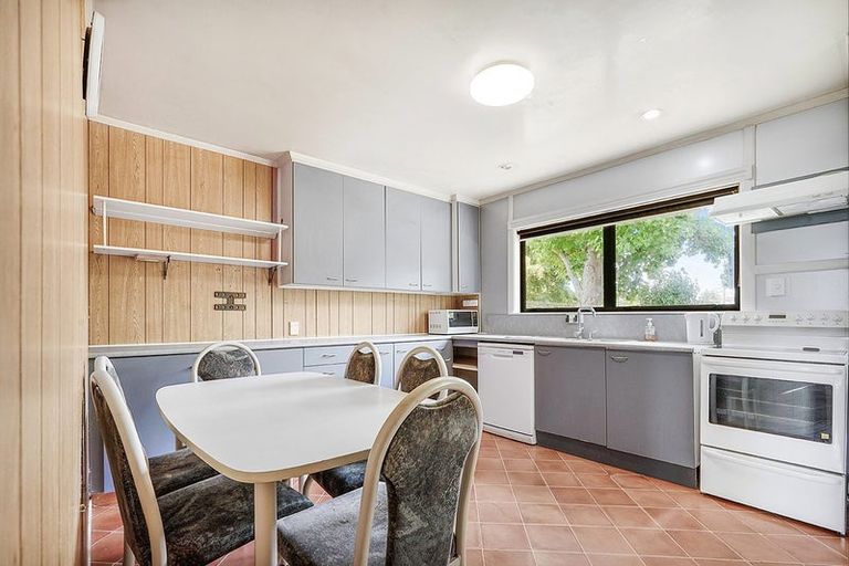 Photo of property in 37 Pollen Crescent, Melville, Hamilton, 3206