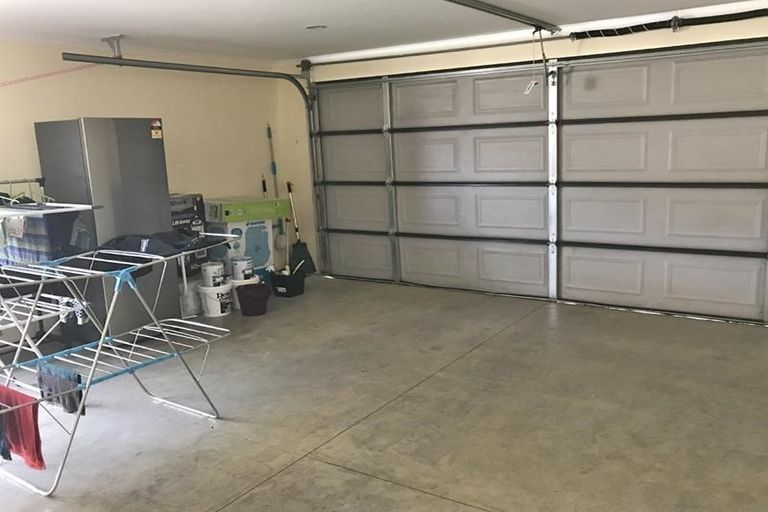 Photo of property in 11 Holsten Place, Massey, Auckland, 0614