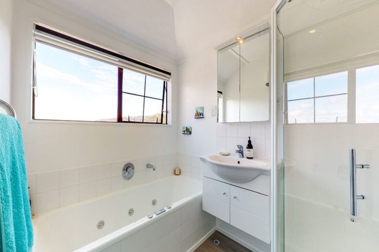 Photo of property in 25 Satara Crescent, Khandallah, Wellington, 6035