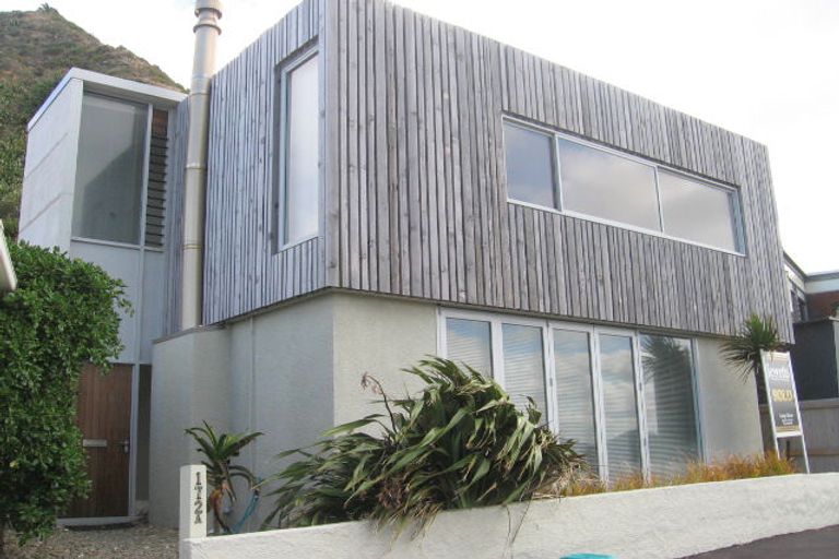 Photo of property in 172 Breaker Bay Road, Breaker Bay, Wellington, 6022