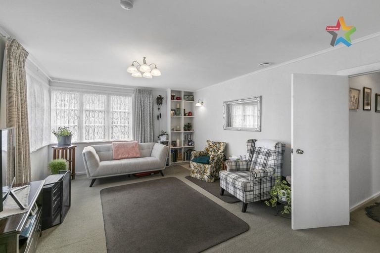 Photo of property in 1/114 Kowhai Street, Naenae, Lower Hutt, 5011
