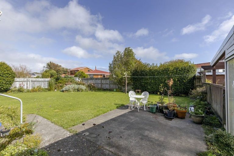 Photo of property in 20 Nikau Street, Inglewood, 4330