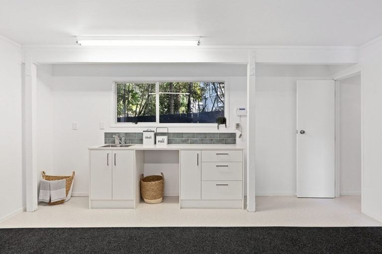 Photo of property in 107 Konini Road, Titirangi, Auckland, 0604