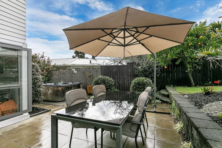 Photo of property in 11 James Street, Glenfield, Auckland, 0629