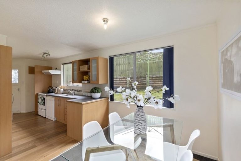 Photo of property in 7 Greenwich Grove, Stokes Valley, Lower Hutt, 5019