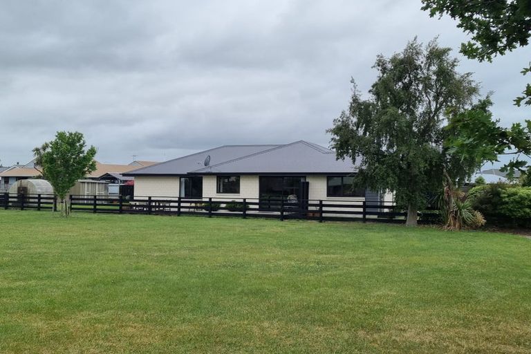 Photo of property in 33 Seadown Crescent, Amberley, 7410