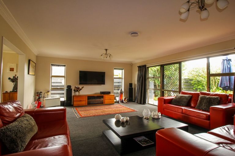 Photo of property in 18 Edwards Place, Terrace End, Palmerston North, 4410