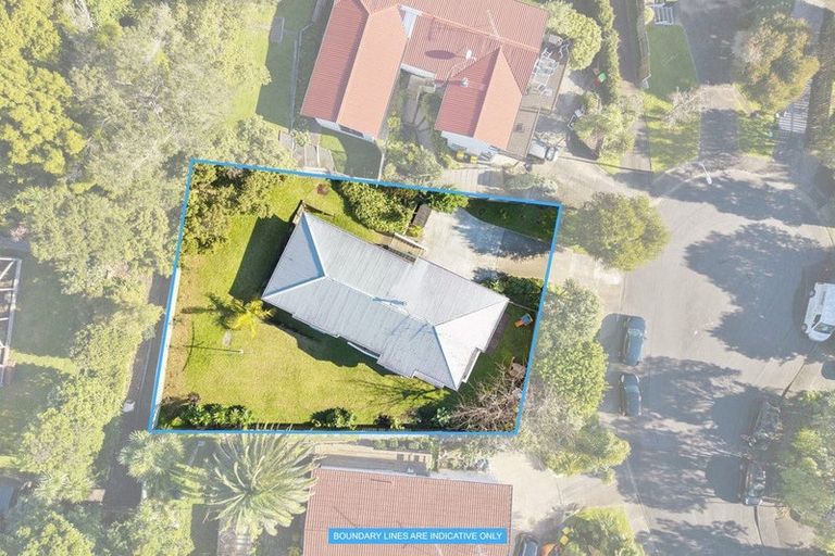 Photo of property in 10 Emery Grove, Bayview, Auckland, 0629