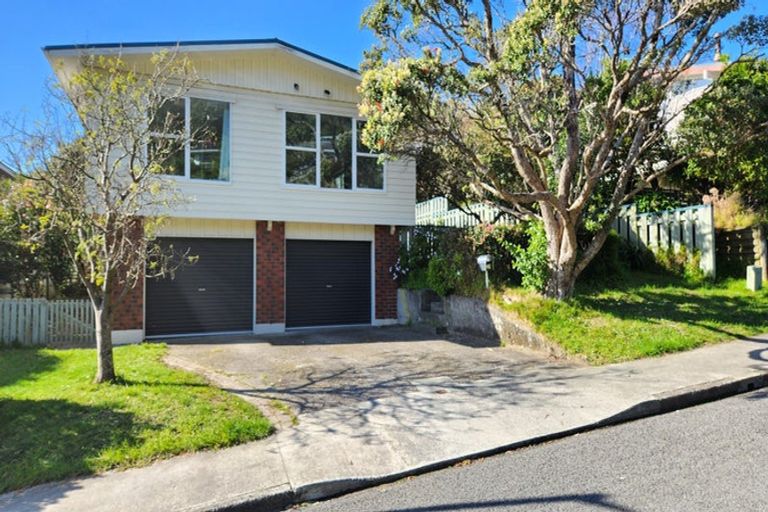 Photo of property in 7 Chisbury Street, Churton Park, Wellington, 6037