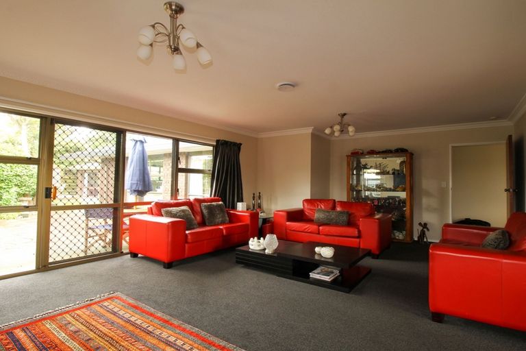 Photo of property in 18 Edwards Place, Terrace End, Palmerston North, 4410